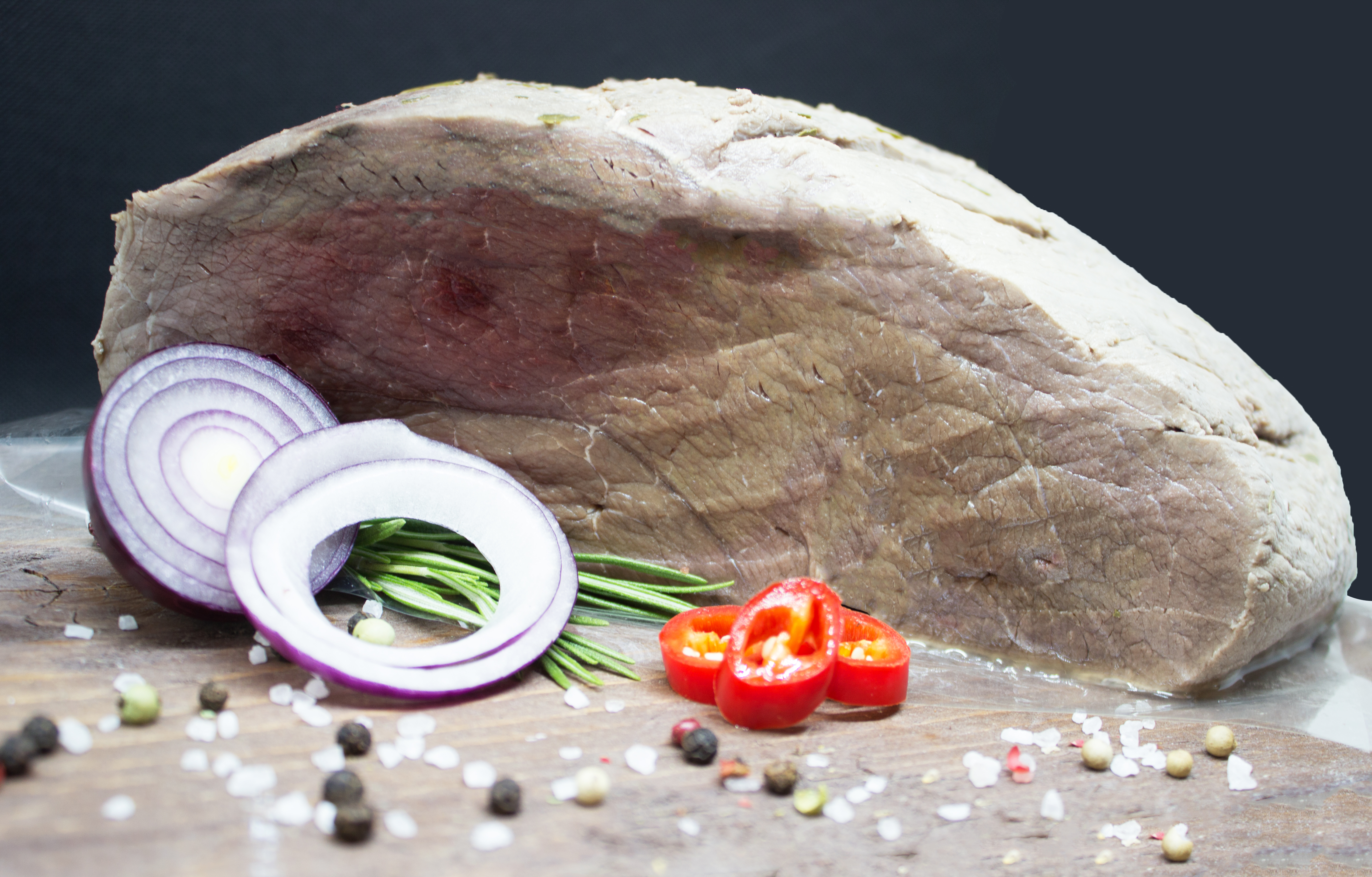 Pferdesauerbraten 1kg, fertig eingelegt – Fleischerei Fachgeschäft Mecke
